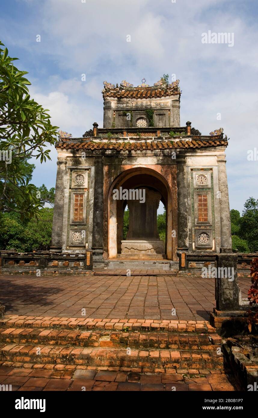 VIETNAM, HUE, GRAB DES KÖNIGS TU DUC, TOR Stockfoto