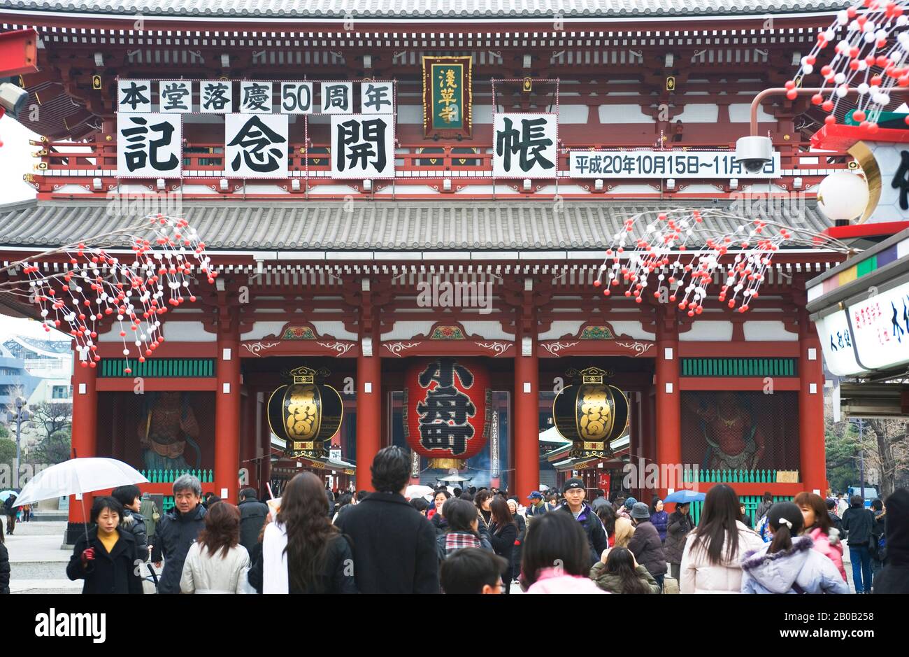 JAPAN, TOKIO, ASAKUSA SENSOJI BUDDHISTISCHER TEMPEL, TOR Stockfoto