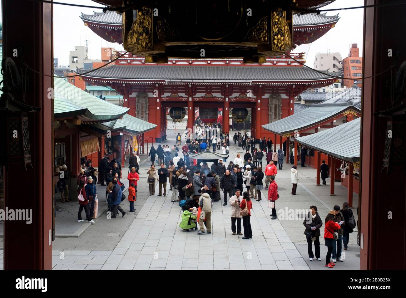 JAPAN, TOKIO, ASAKUSA SENSOJI BUDDHISTISCHER TEMPEL, TOR Stockfoto