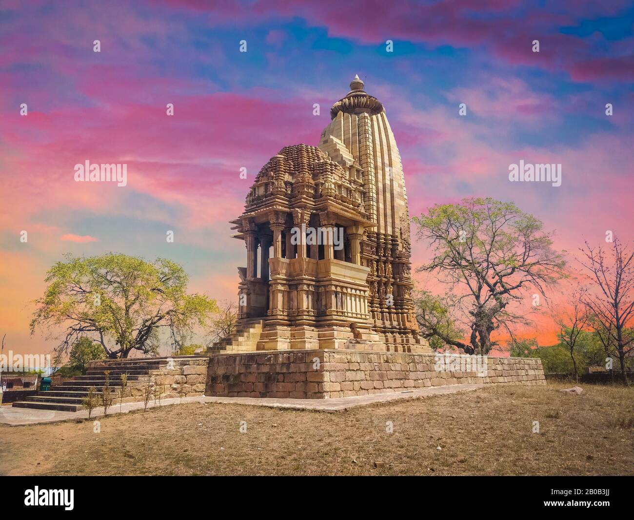 Vaman Temple bei Sonnenuntergang, Khajuraho, Madhya Pradesh, Indien Stockfoto