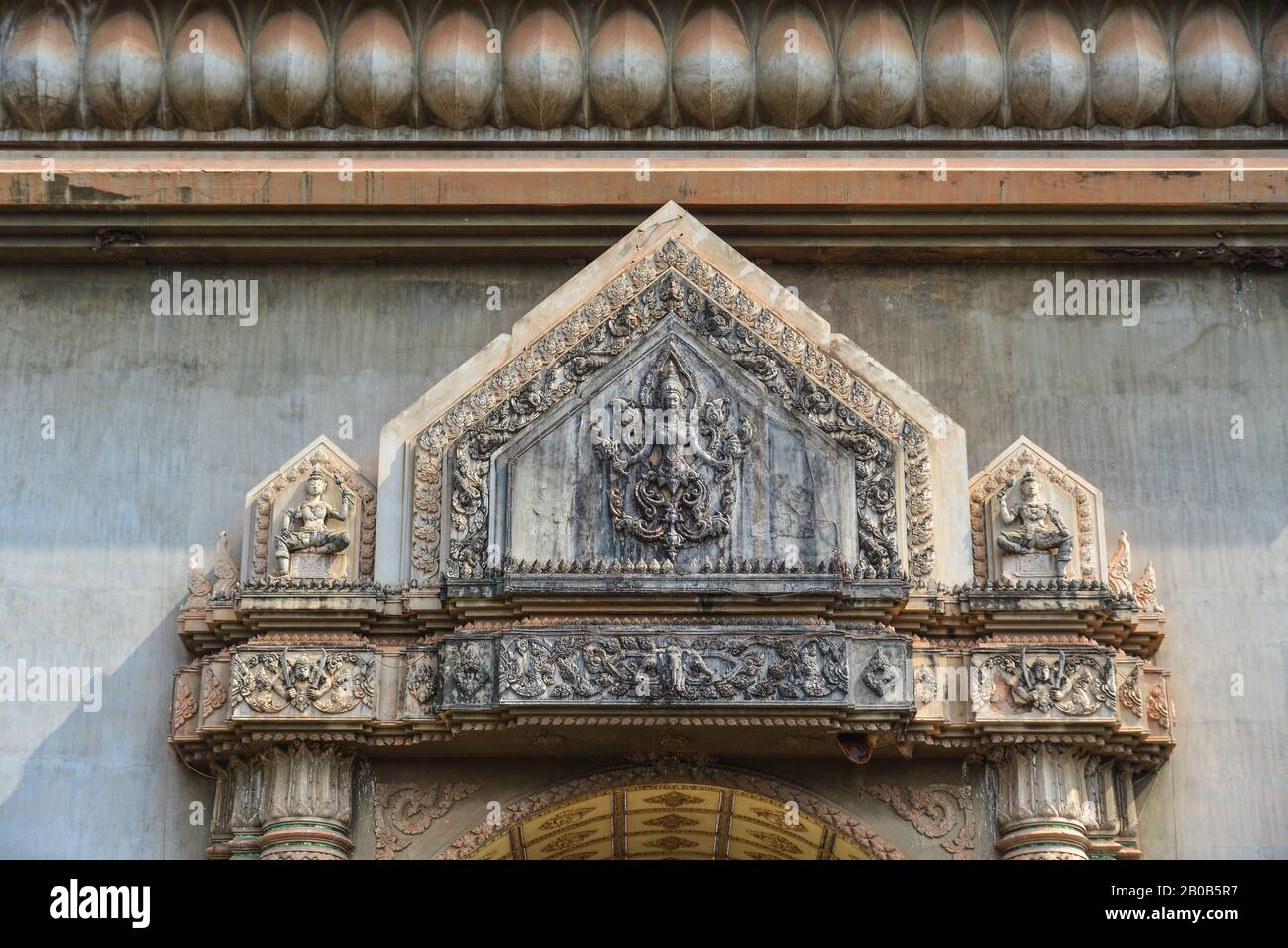 Details zum Patuxay Monument von Vientiane, Laos. Patuxay bedeutet Victory Gate oder Gate of Triumph, früher das Anosavari-Denkmal. Stockfoto