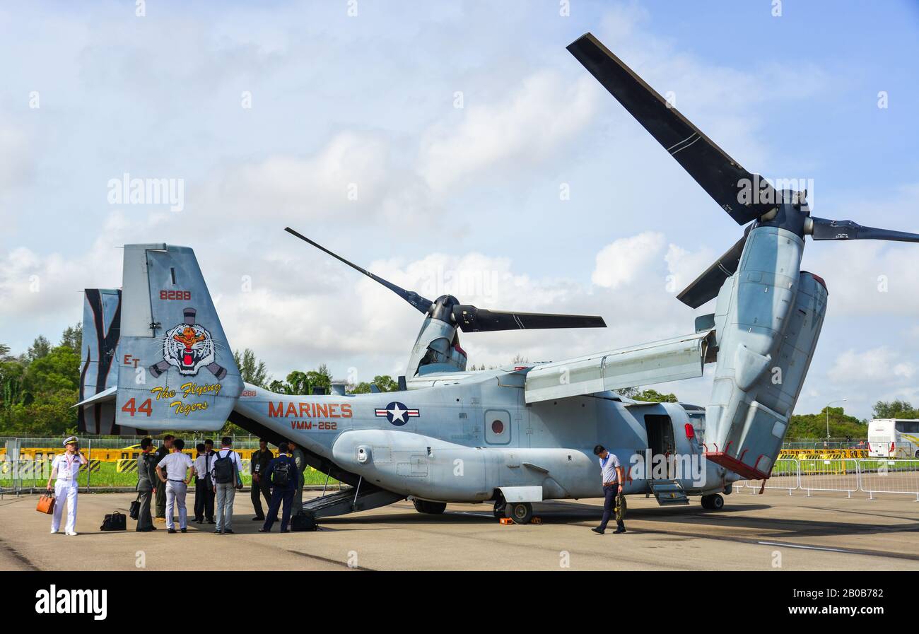 Singapur - 12. Februar 2020. Bell Boeing V-22 Osprey vom US Marine Corps zur Anzeige in Changi, Singapur. Die Verteidigungskosten steigen, insbesondere im Eas Stockfoto