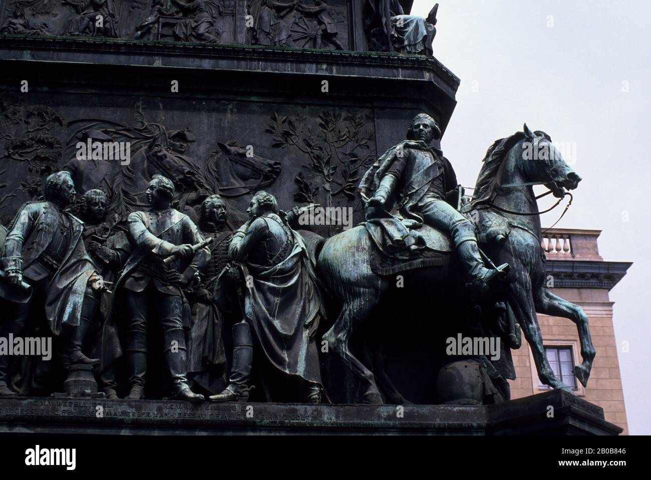DEUTSCHLAND, OST-BERLIN, UNTER DEN LINDEN, DENKMAL VON FRIEDRICH DEM