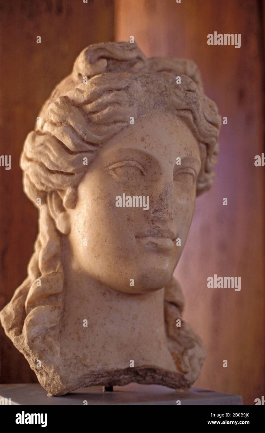 TÜRKEI, APHRODISIAS, MUSEUM, LEITER DES APOLLO, VON HADRIANSBÄDERN Stockfoto