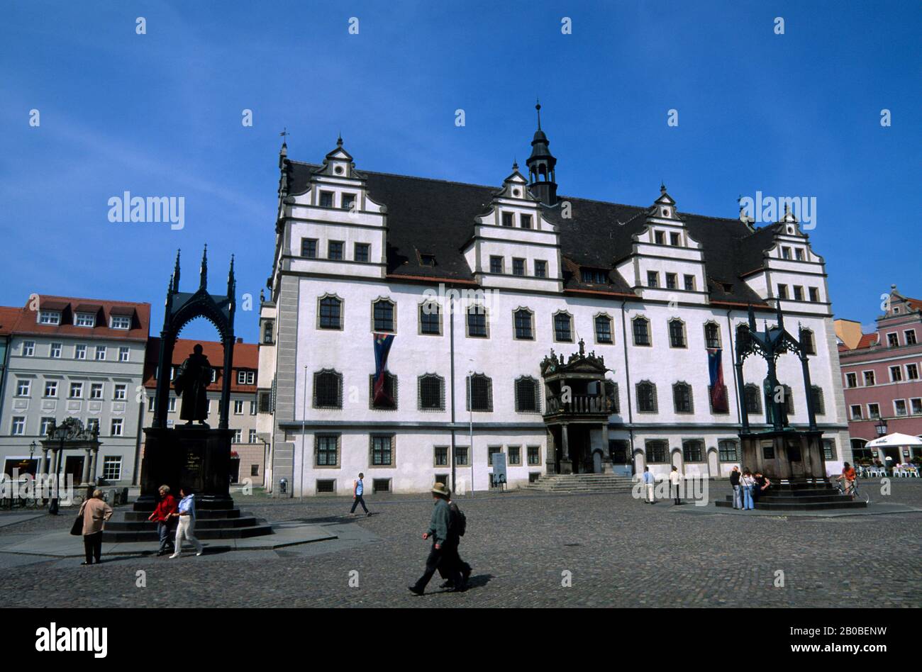 DEUTSCHLAND, WITTENBERG, MARKTPLATZ MIT RATHAUS Stockfoto