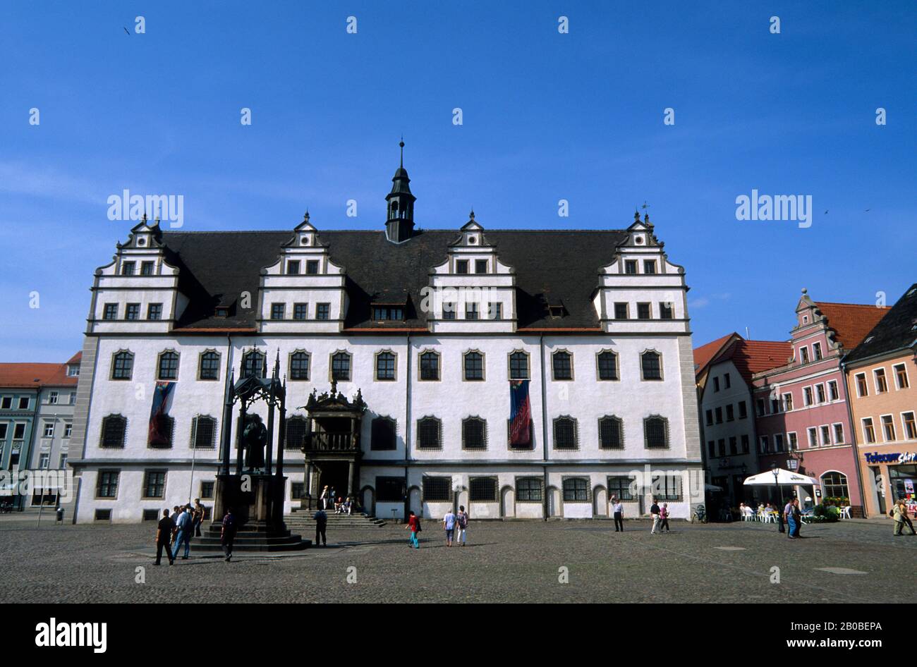 DEUTSCHLAND, WITTENBERG, MARKTPLATZ MIT RATHAUS Stockfoto