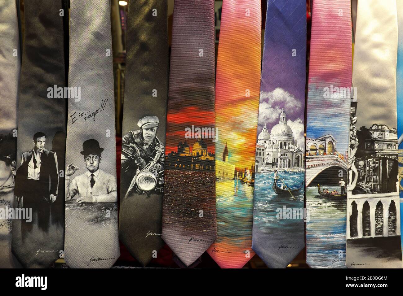 Bunte Krawatten Zum Verkauf In Venedig Italien Stockfoto