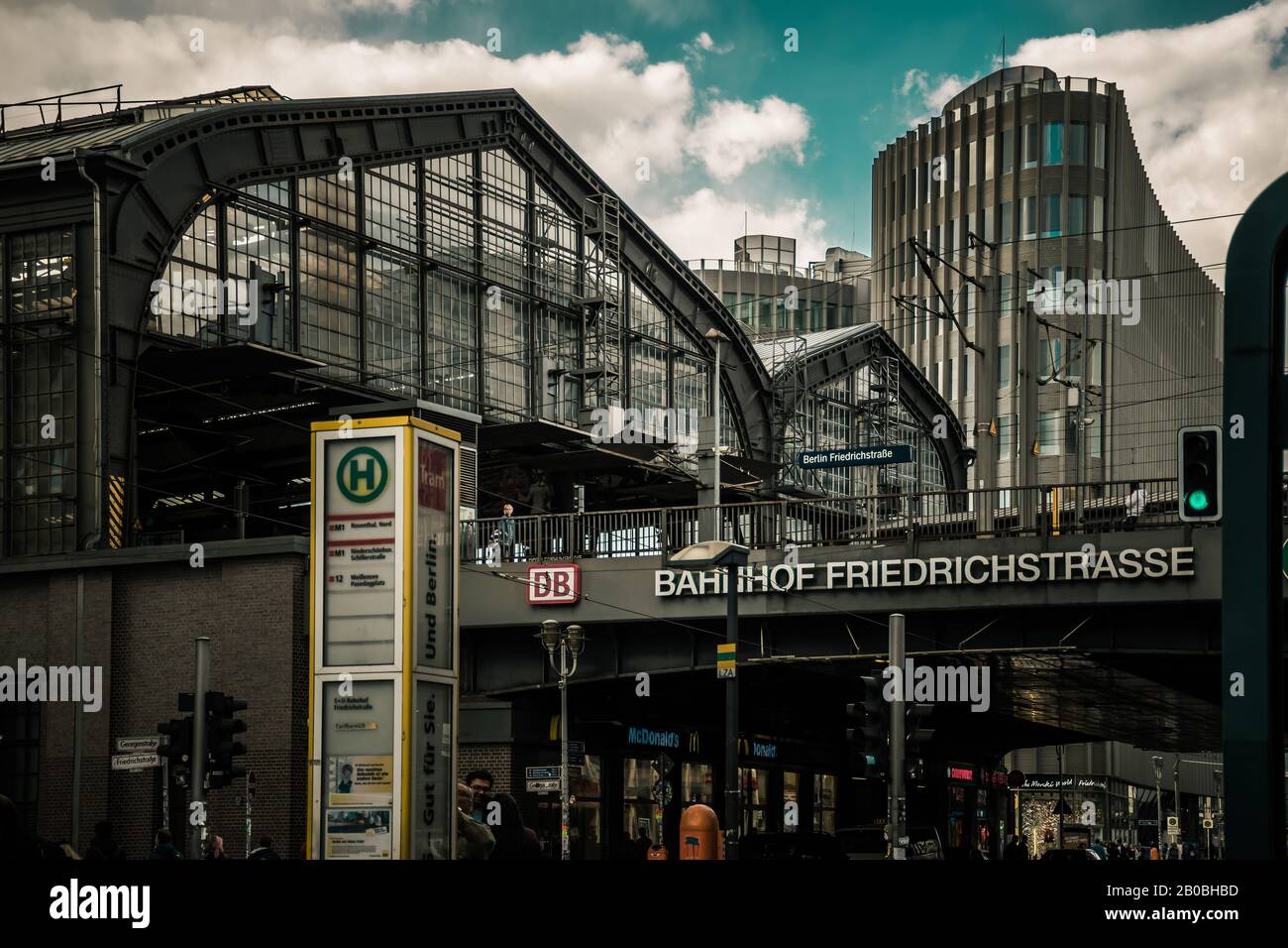 Berlin/Deutschland - 13. Mai 2019: S-Bahnhof Friedrichstraße Berlin Stockfoto