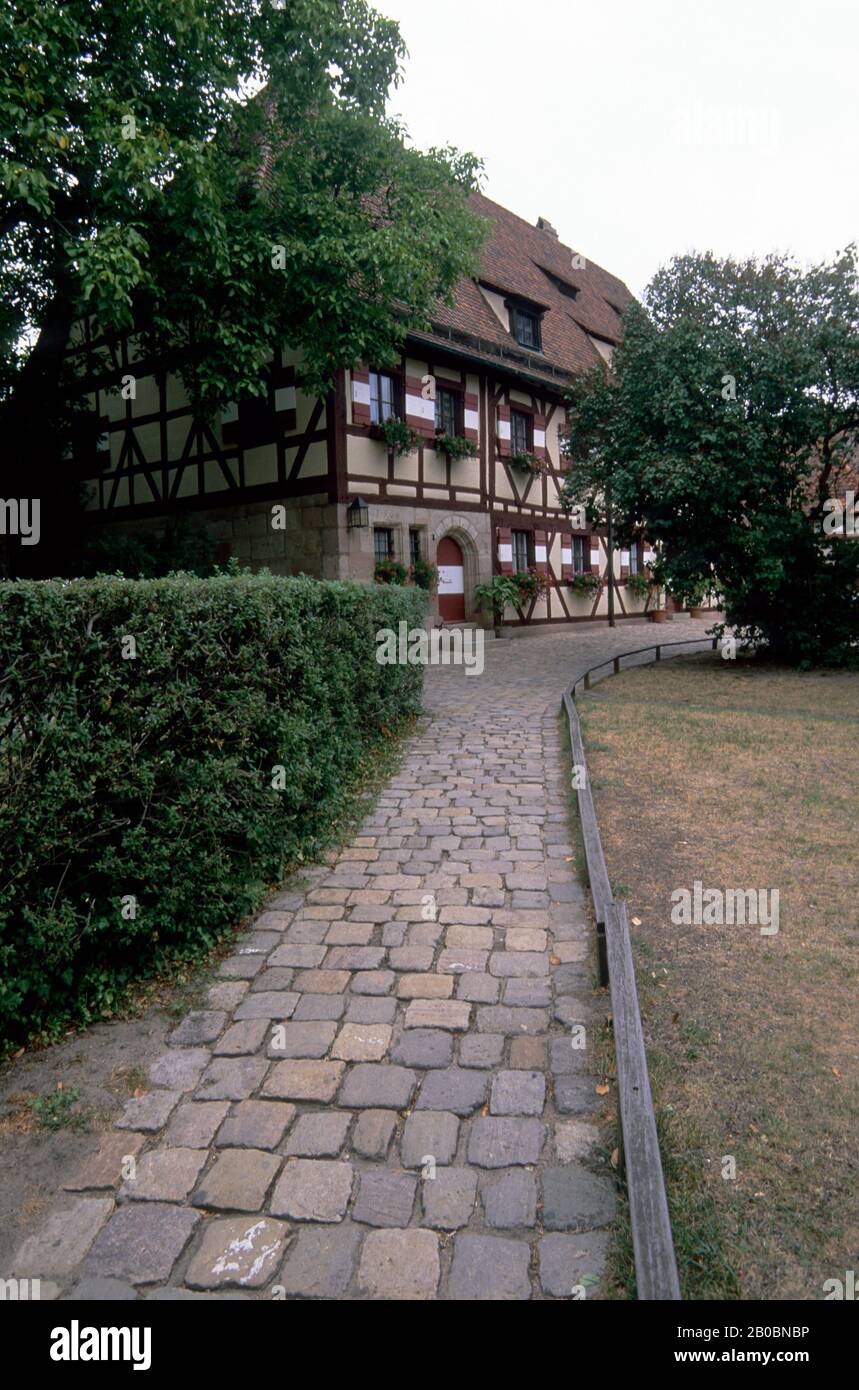 DEUTSCHLAND, NÜRNBERG, SCHLOSS KAISERBURG, KOPFSTEINPFLASTER Stockfoto