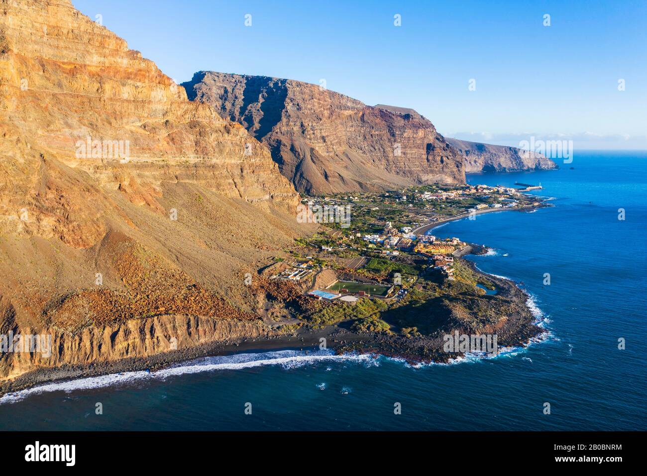 Strand Playa del Ingles, La Playa und Vueltas im Valle Gran Rey, Drohnenaufnahme, La Gomera, Kanarische Inseln, Spanien Stockfoto