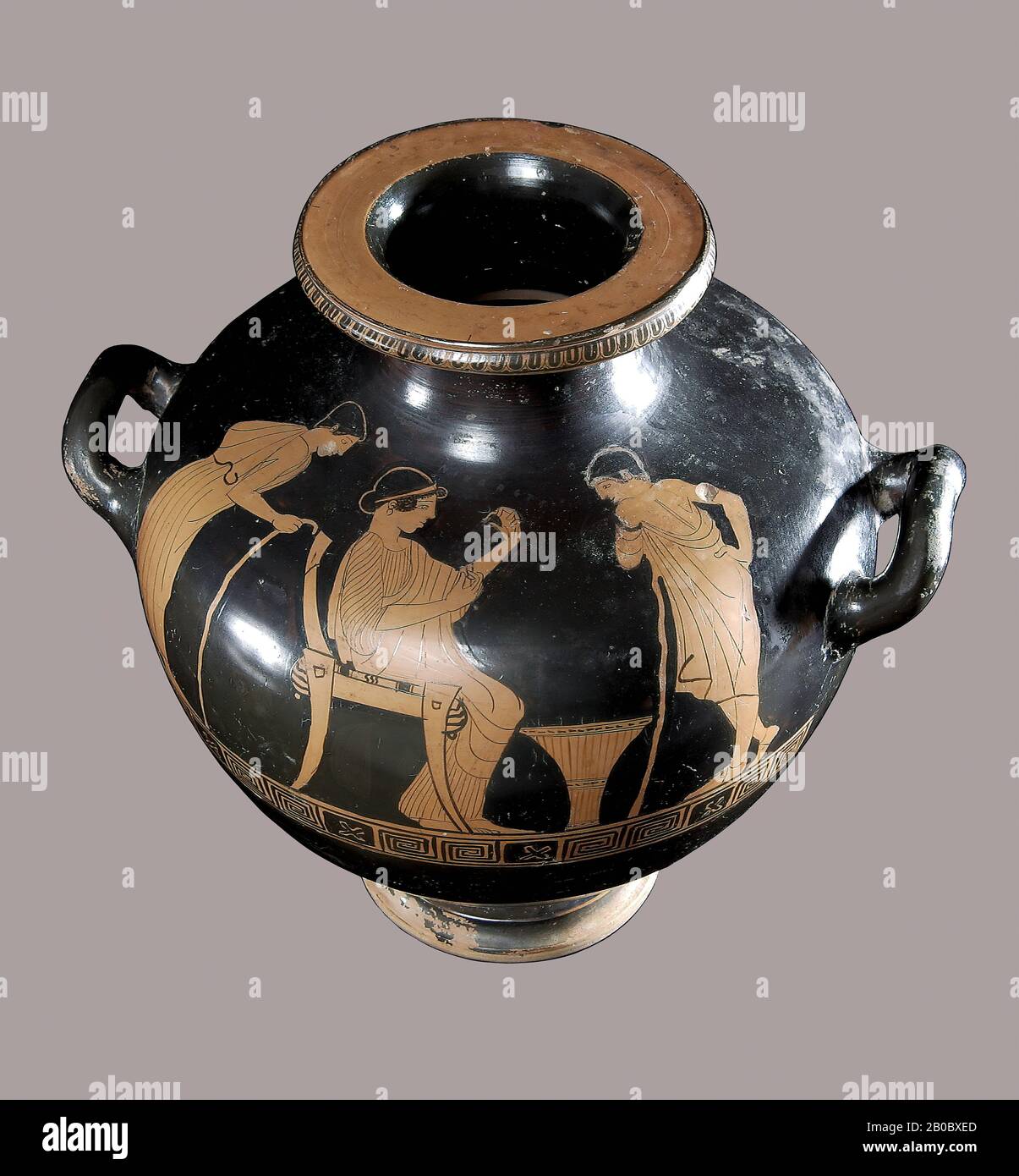 Aigisthos Painter, Red-Figure Hydria, 480 BC-470 v. Chr., Ton, 11 5/8 in. X 10 1/16 in. (29,5 cm x 25,5 cm.) Stockfoto