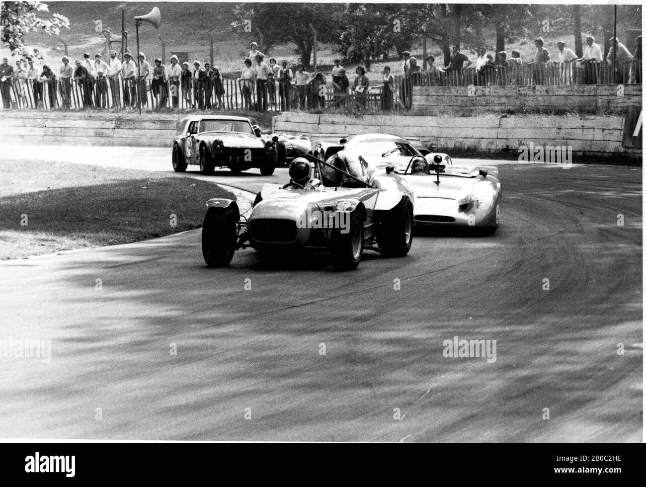 Ein Rennen der Sports Racing Cars-Klasse auf der Rennstrecke von Crystal Palace im Juni 1970, bevor die Rennstrecke für immer gesperrt wurde. Führend ist Ron Morgans in einem Lotus Seven Stockfoto