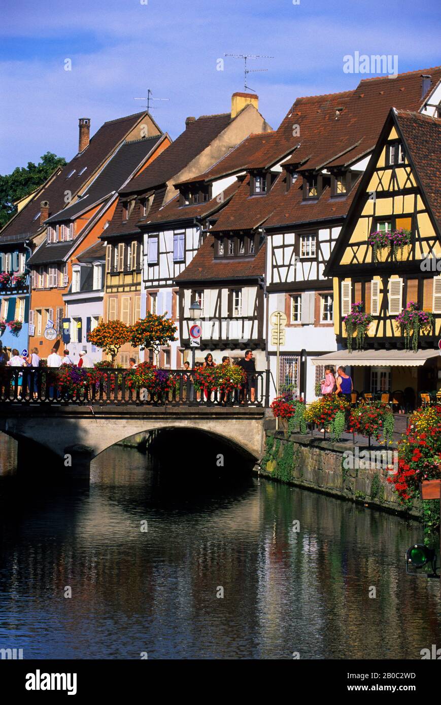 FRANKREICH, COLMAR, CANAL, HALFTIMBERED HÄUSER Stockfoto