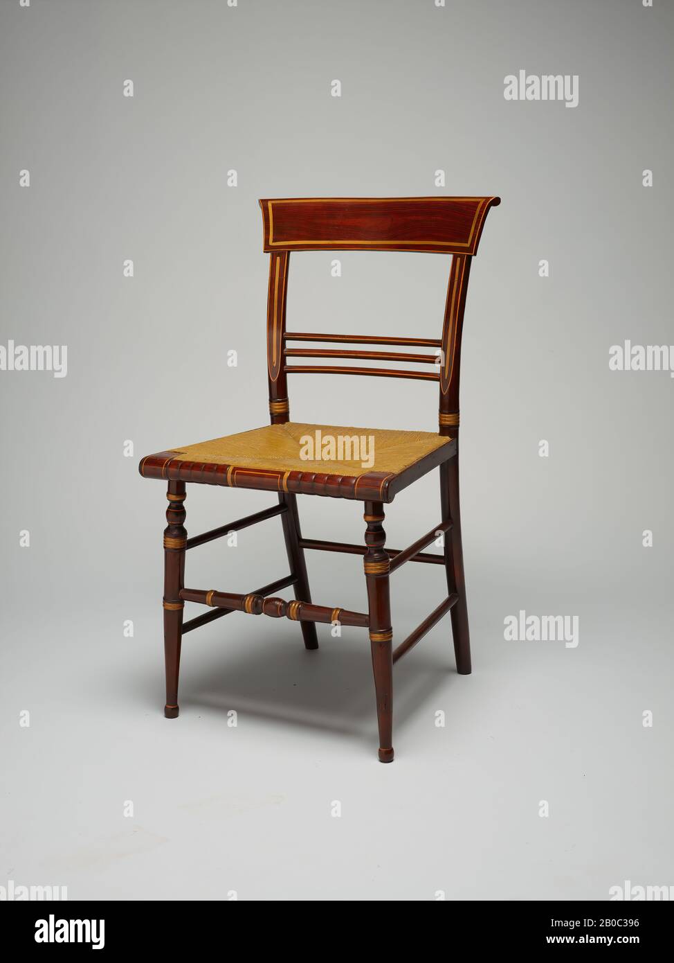 Unbekannter Künstler, Bemalter Sidechair, ca. 1815-1825, kornbemaltes Holz, 33 3/8 Zoll x 17 1/4 Zoll x 14 1/2 Zoll (84,77 cm x 43,82 cm x 36,83 cm Stockfoto