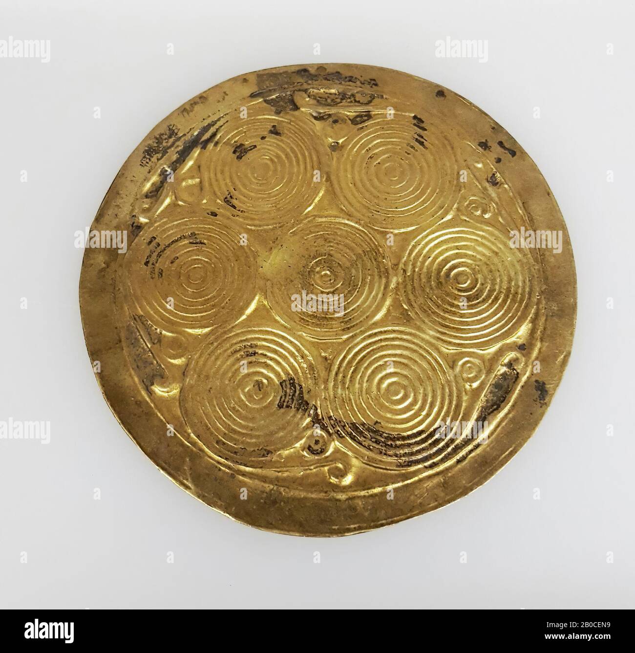 Runde goldene Scheibe mit konzentrischen Kreisen, Replik, Festplatte, Metall, nt c 1925, Griechenland Stockfoto