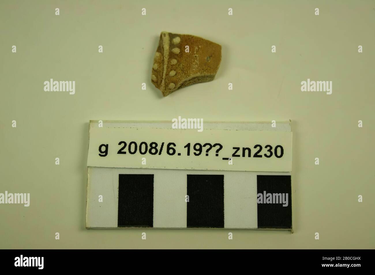 Die niederländische Römerzeit, Schard, Steingut, w: 2 cm l: 2 cm, roman 15-30 n. Chr., Niederlande, Noord-Holland, Velsen, Velsen, Velsen i. Stockfoto