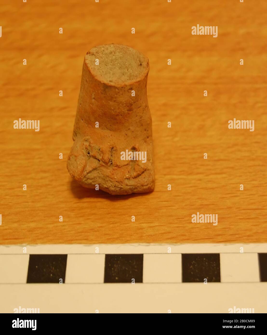 Fragment einer Figur, nur der Fuß mit Zehen, Figurine, Keramik, L 2,6 cm, W 2,4 cm, H 3,6 cm, Jordanien Stockfoto