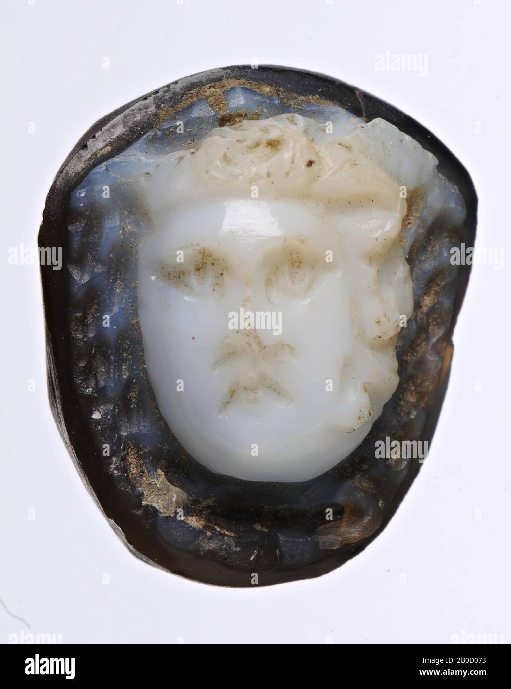 Schnittsteine, Cameo, Sardonyx, 2 Schichten, Farbe, weiß, blau-schwarz, Form, unregelmäßiges Oval, breit von oben, Bearbeitung, Erstellungsmethode, 14 x 12 mm, D. 8 mm, WT., 1,35 gr, 3. Jahrhundert n., 200-300 AD Stockfoto
