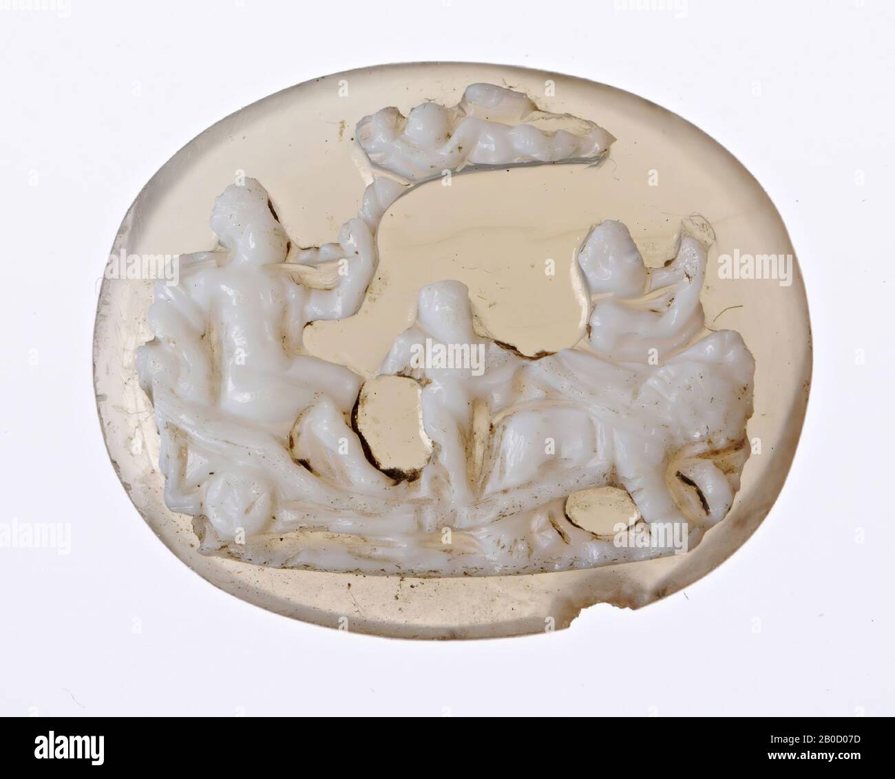 F: Cupid sitzt in der Karre, von 2 Pantheren nach rechts gezogen, in der Luft und neben Pantheren 3 geflügelte Genii, Grundlinie, Cameo, Sardonyx, 2 Schichten, Farbe: Weiß Stockfoto