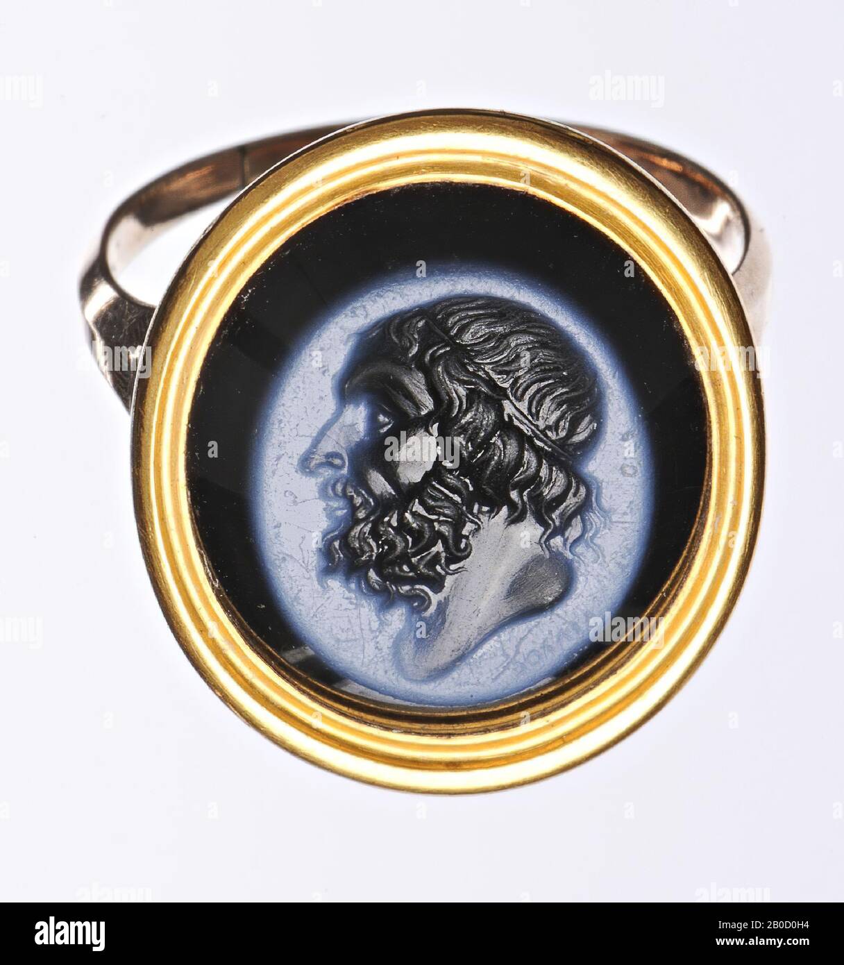 VZ: Mann mit Bart und Profil links, Haarband, Typ Jupiter, Schmuckstein, Intaglio, Achat, nicolo, Farbe: Blau Stockfoto