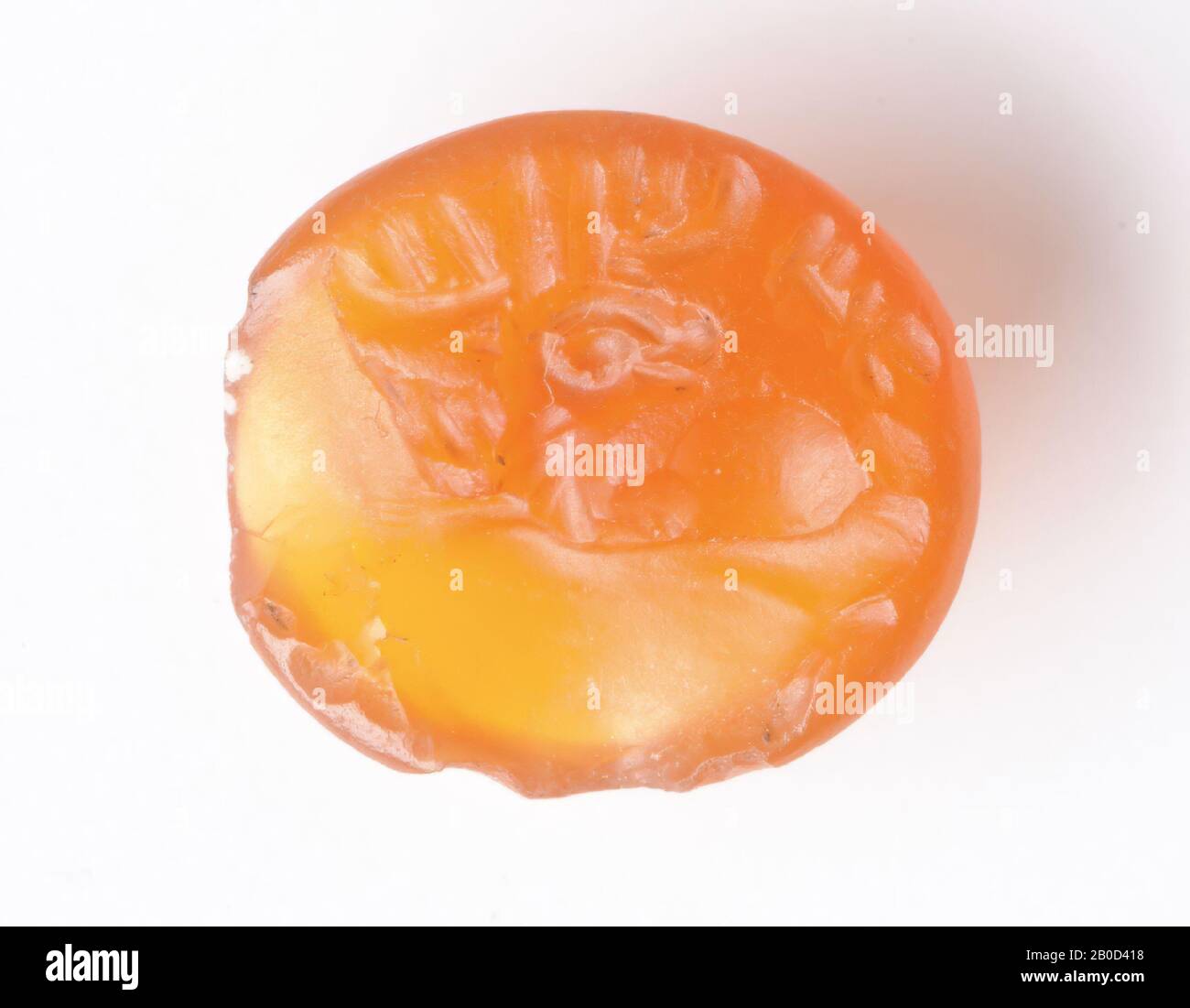 Nach rechts liegend, nach links gedrehter Kopf, Stempel, Carnelian, Farbe:, Form: Chaton, Verarbeitung:, Herstellungsmethode: 2,8 x 10,8 x 10 mm Stockfoto