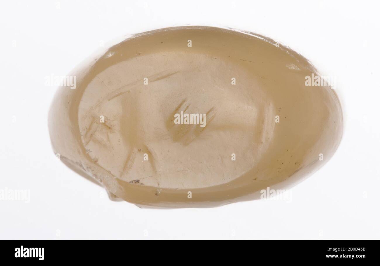 Frau steht, Büste und Kopf nach rechts gedreht, Stempel, Chalcedon, Farbe:, Form: Ellipsoid, Verarbeitung:, Methode:, 19,2 x 22,5 x 14 mm Stockfoto