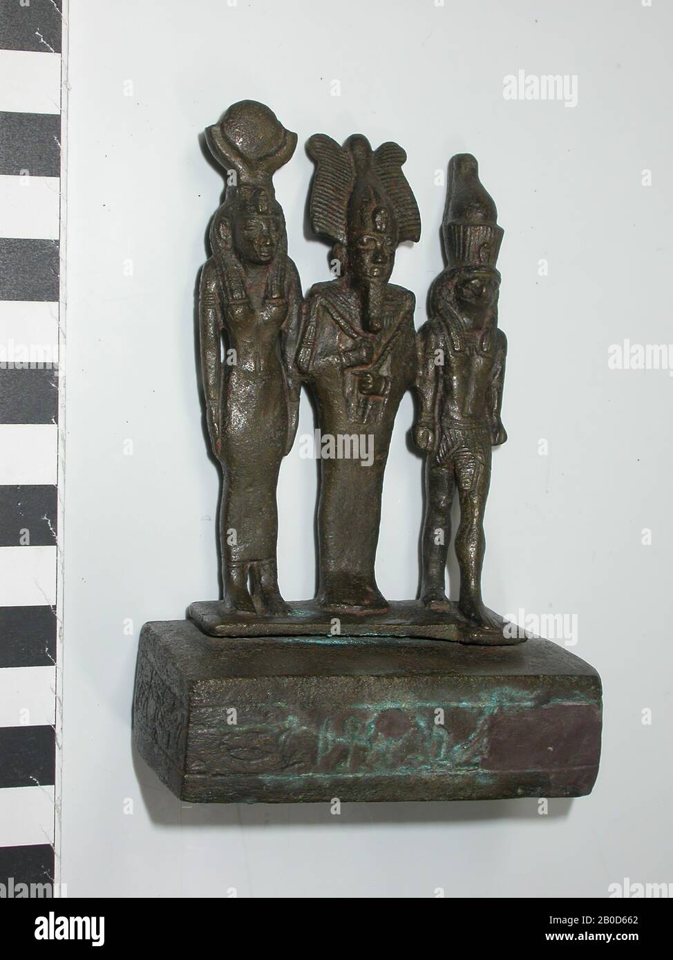 Trias, Osiris, Isis, Horus, Bronze, gott, Bronze, 7 x 10,6 x 3,8 cm, Spätzeit 700-332 v. Chr., Ägypten Stockfoto