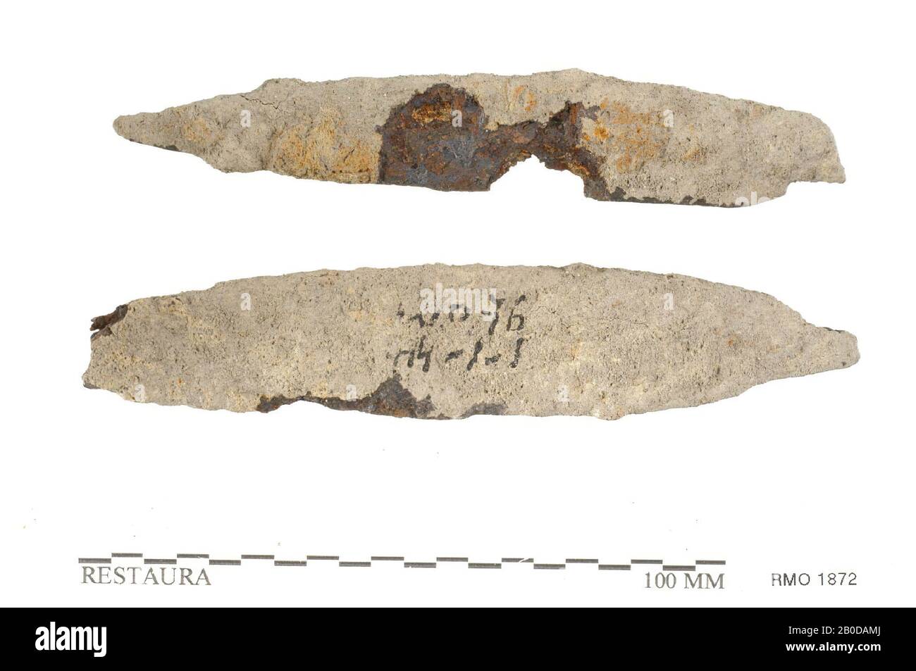 Klinge der Schneidklinge 2x, mit runder Bohrung an einem Ende, Klinge des Schneidmessers 2x, mit runder Bohrung an einem Ende, Eisen, 12,0 x 2,3 Stockfoto