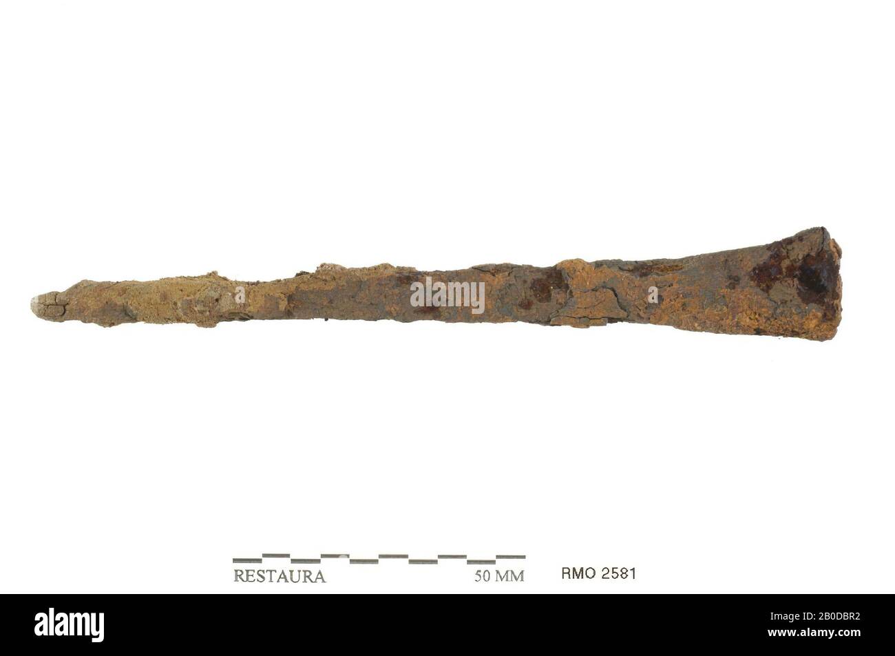 Streifen (Spitze Bördelung), Streifen (konische Bördelung), Eisen, 13,7 x 1,8 cm, x, Niederlande, Utrechter, Wijk bij Duurstede, Wijk bij Duurstede, Dorestad Stockfoto