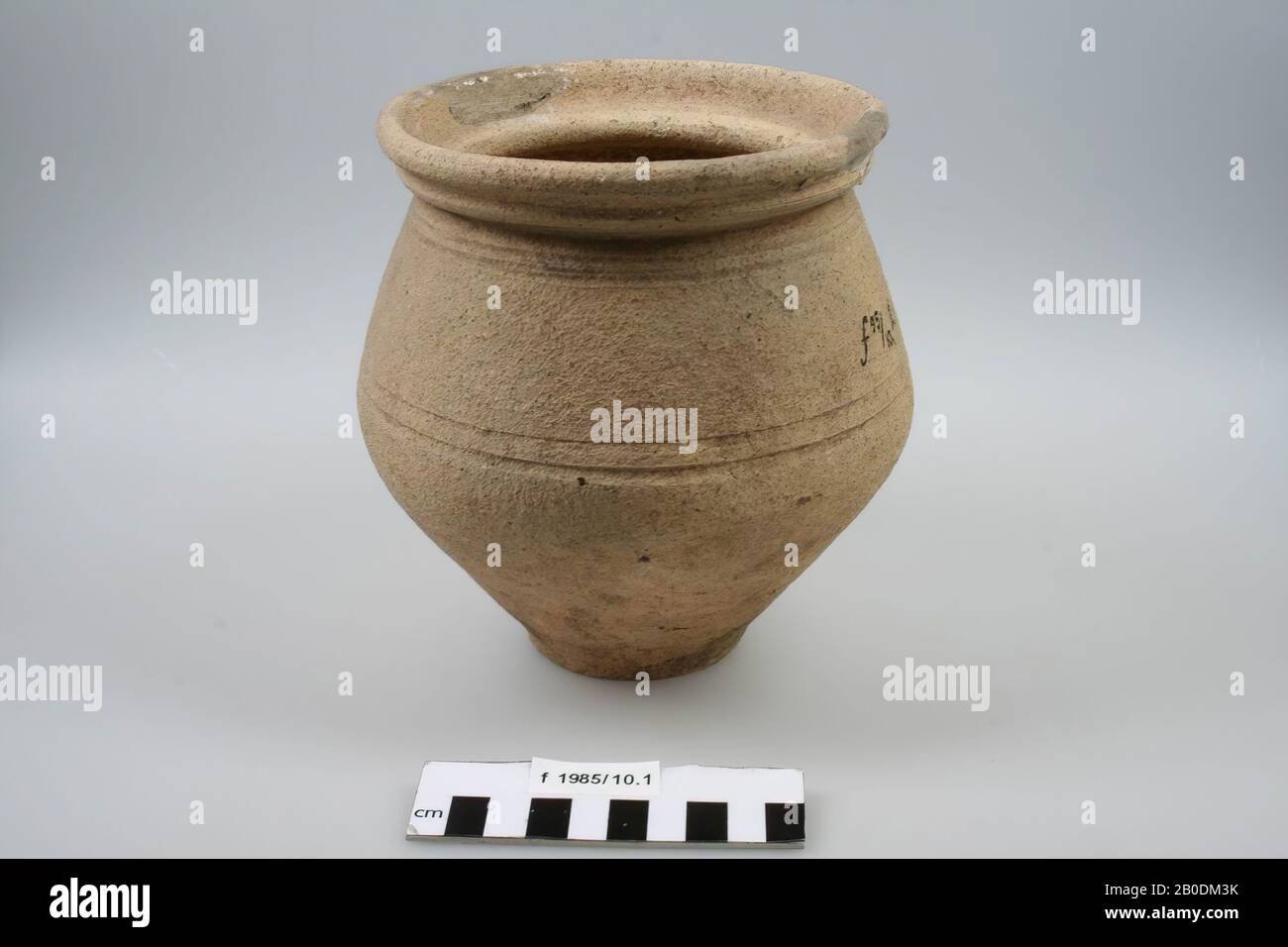 Die niederländische Römerzeit, Urne, Steingut, h, 17 cm, Diam, 15,5 cm, roman, Niederlande, Utrechter, Bunnik, Vechten Stockfoto