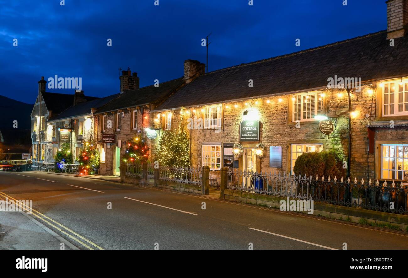 Weihnachtslicht in Castelon Village Peak District Derbyshire England Stockfoto