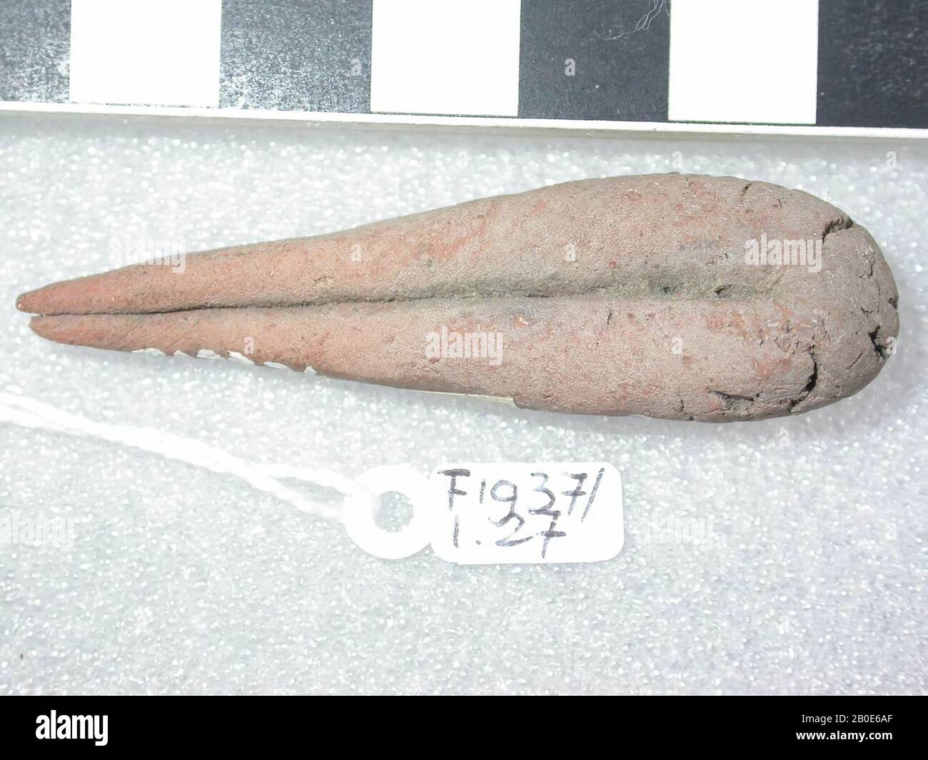 Opferbrot, kleine Statue, Objektmodell, Keramik, 1,5 x 6 cm, Altes Königreich, 4. Dynastie, Ägypten Stockfoto