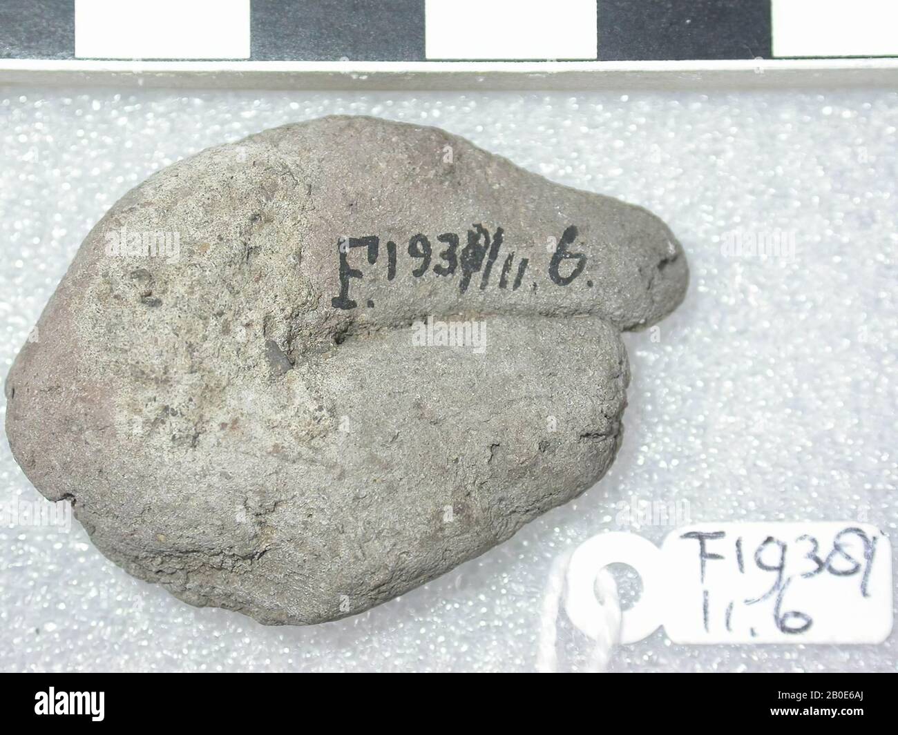 Opferbrot, kleine Statue, Modellobjekt, Keramik, 2,8 x 3,8 cm, Altes Königreich, 4. Dynastie, Ägypten Stockfoto