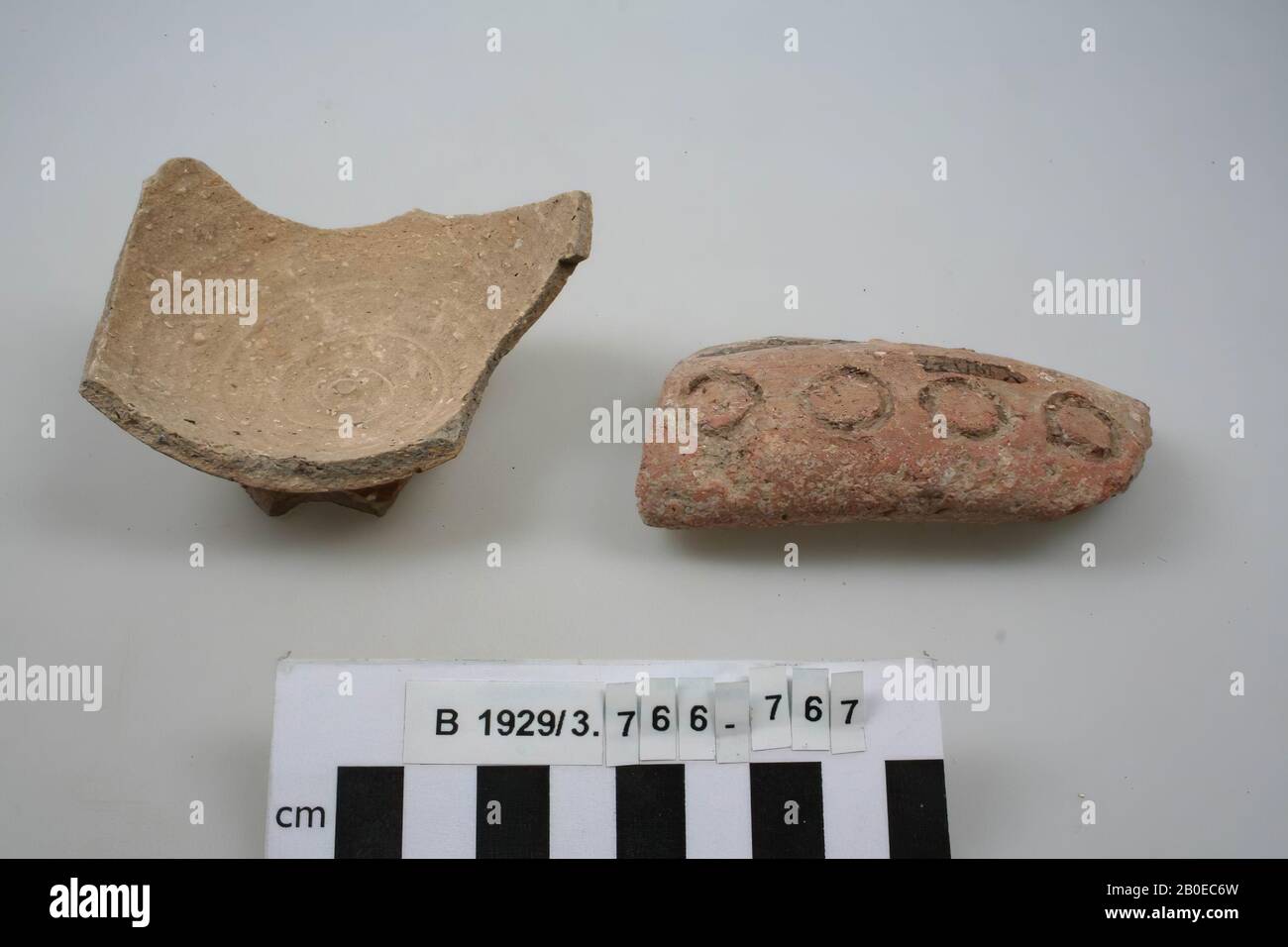 Schard, Steingut, br: 9 cm, h: 4,7 cm, Israel Stockfoto