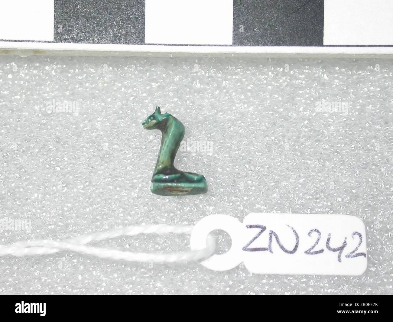 Schlange, Uraeus, aufgestellt, Amulett, Tier, Faienz, 1 cm, Ägypten Stockfoto