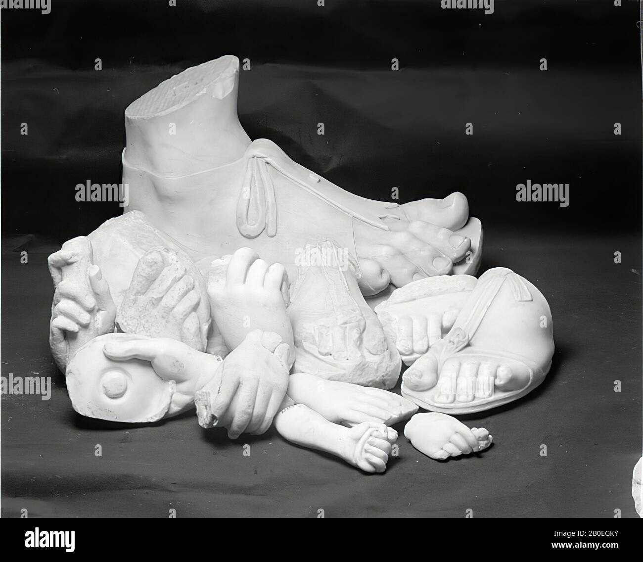 Rechte Hand mit unklarem Objekt., Skulptur, Stein, Marmor, 20,5 cm, unbekannt Stockfoto