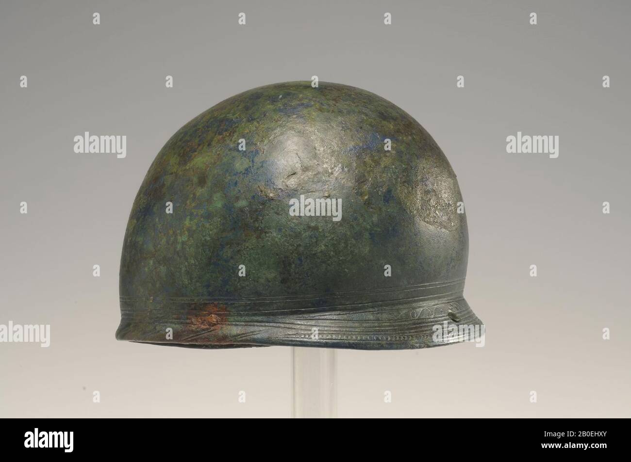 Helm, Bronze, 15,5 x 20 x 23 cm, Transportgröße Objekt: 23 x 20 x 15,5 cm, -300 Stockfoto