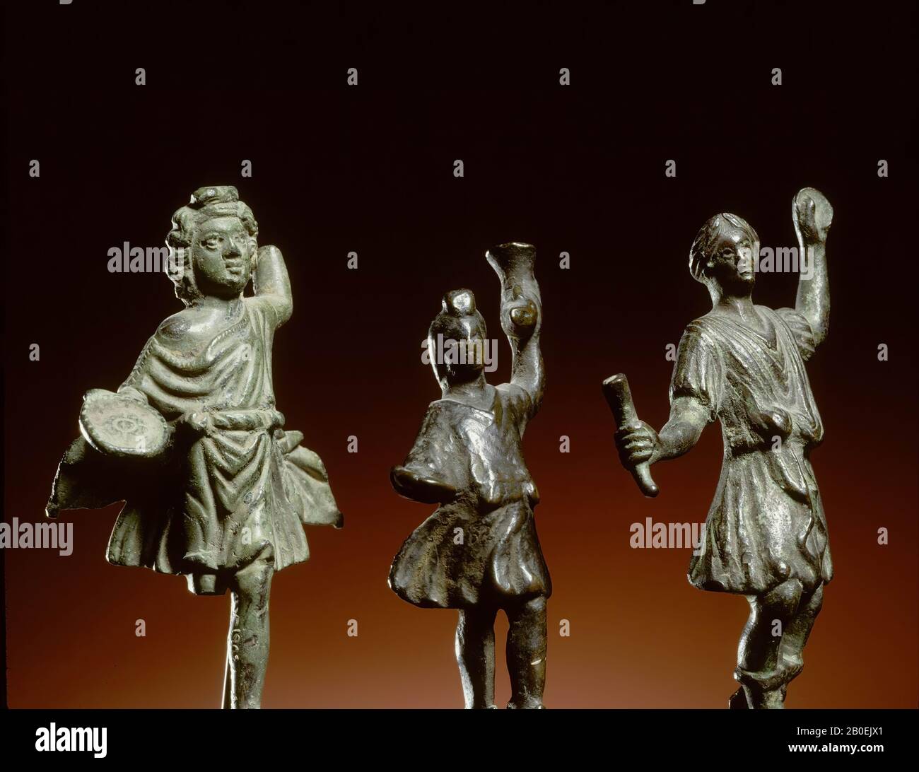 Klassisches Altertum, Statuette, Bronze, 8,9 x ca. 5 x ca. 2,5 cm ex-Sockel, Basisdurchmesser 6 x 1,2 cm, 0-100, Italien Stockfoto