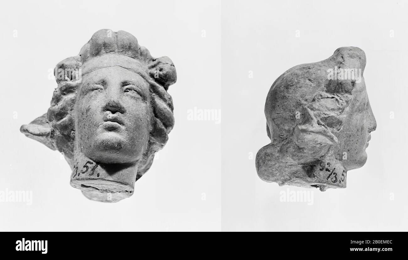 Leiter des Dionysos. Typ analog SVL 440, TCGR-Nr. 489. Pacer-Schüler? Rotbraune Farbe im Haar. Nur ein Teil des Kranzes bleibt., Figurin, Fragment, Kopf, Keramik, Terrakotta, 3,1 cm, Roman, Kaiserzeit, Trajan 117 Stockfoto