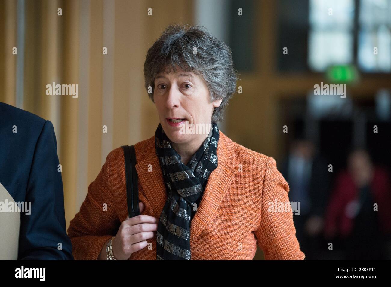 Edinburgh, Großbritannien. Februar 2020. Abgebildet: Liz Smith MSP - Chief Whip, Scottish Conservative and Unionist Party. Liz Smith wurde als Teil von Jackson Carlaws Schattenkabinett Re-shuffle zum Parteivorstand Whip befördert. Szenen aus Ersten Ministerfragen im schottischen Parlament in Holyrood, Edinburgh. Kredit: Colin Fisher/Alamy Live News Stockfoto