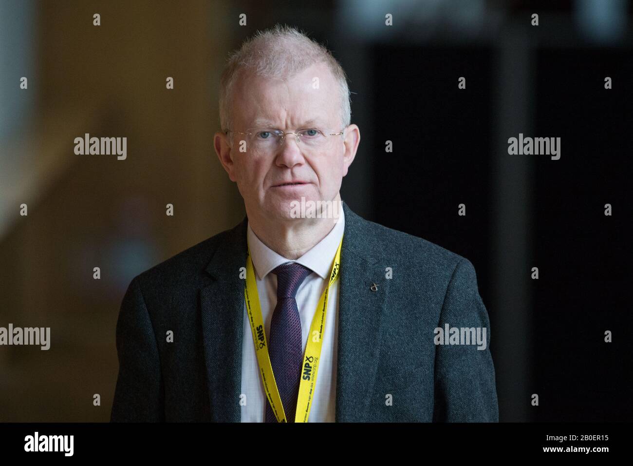 Edinburgh, Großbritannien. Februar 2020. Abgebildet: John Mason MSP - Scottish National Party MSP für Glasgow Shettleston. Szenen aus Ersten Ministerfragen im schottischen Parlament in Holyrood, Edinburgh. Kredit: Colin Fisher/Alamy Live News Stockfoto