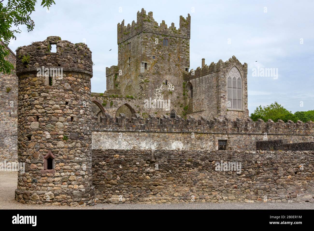 Tintern Abbey - die Ruinen einer zisterziensischen Abtei auf der Halbinsel Hook, County Wexford, Republik Irland. Stockfoto