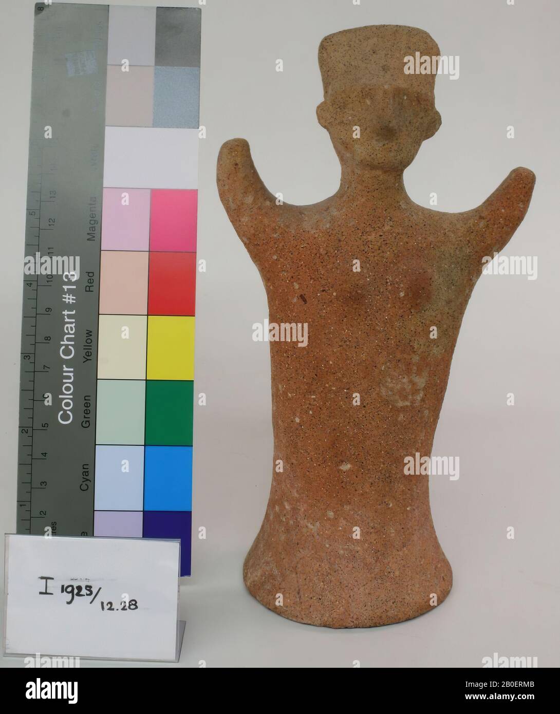 Figurine, Steingut, Terrakotta, 20 cm, zweiter proto-zyprischer Stil -600 Stockfoto