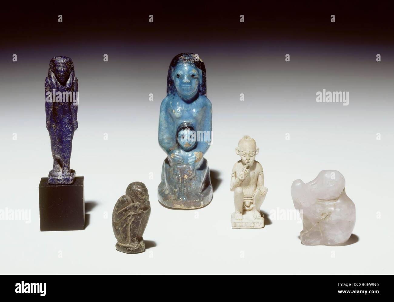 Männlich, sitzend, Votivstatue, Serpentin, 3,9 x 1,7 cm, Neues Königreich, Ägypten Stockfoto