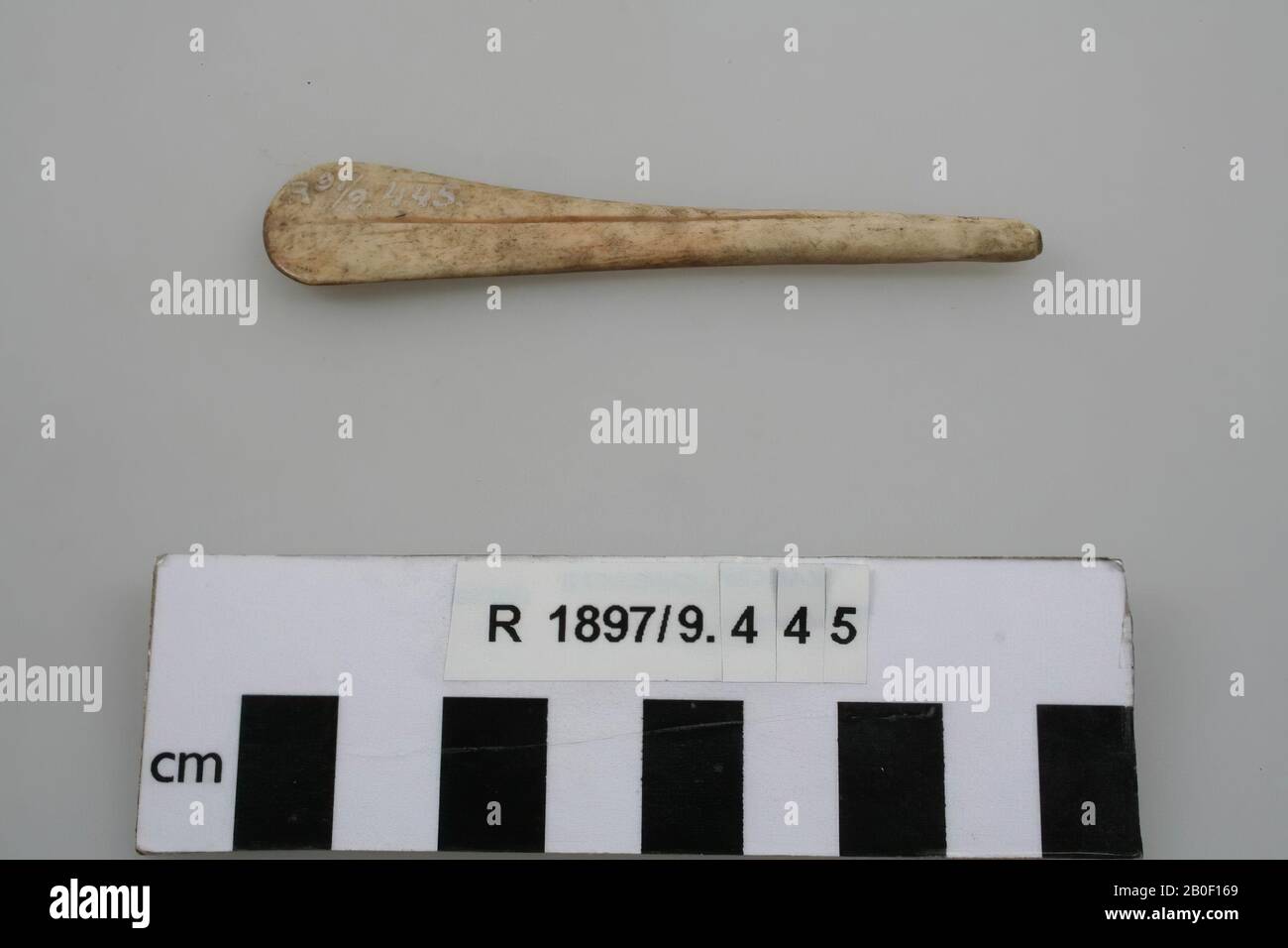 Beine Spachtel, Spachtel, organisch, Knochen, 8,9 x 1,6 x 0,5 cm, Frankreich, unbekannt, unbekannt, unbekannt Stockfoto