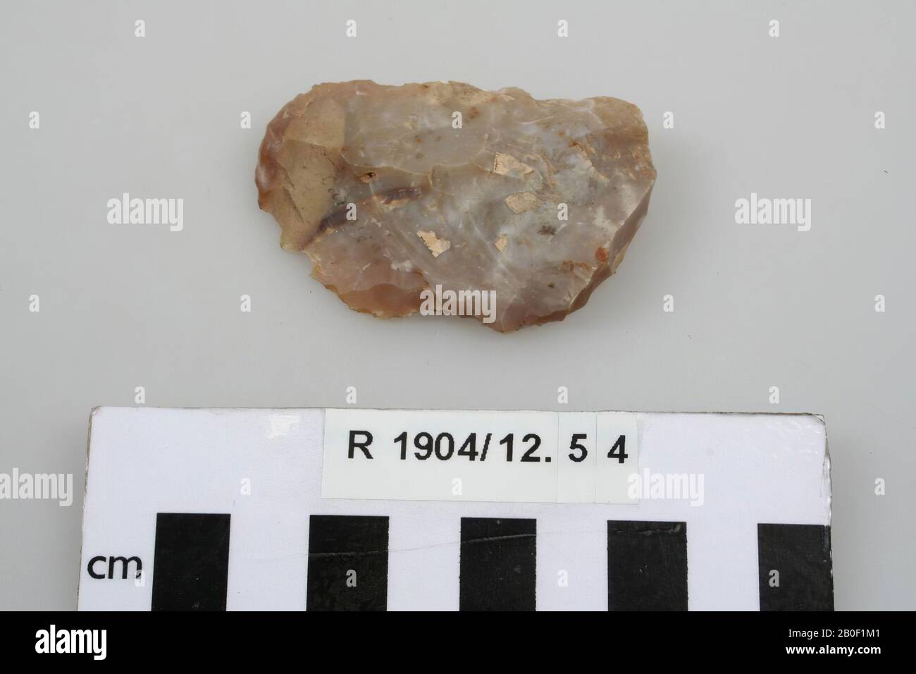 Schaber, Feuerstein, Schaber, Stein, Feuerstein, 5,7 x 3,7 x 0,9 cm, Vorgeschichte, Frankreich, unbekannt, unbekannt, Campigny Stockfoto