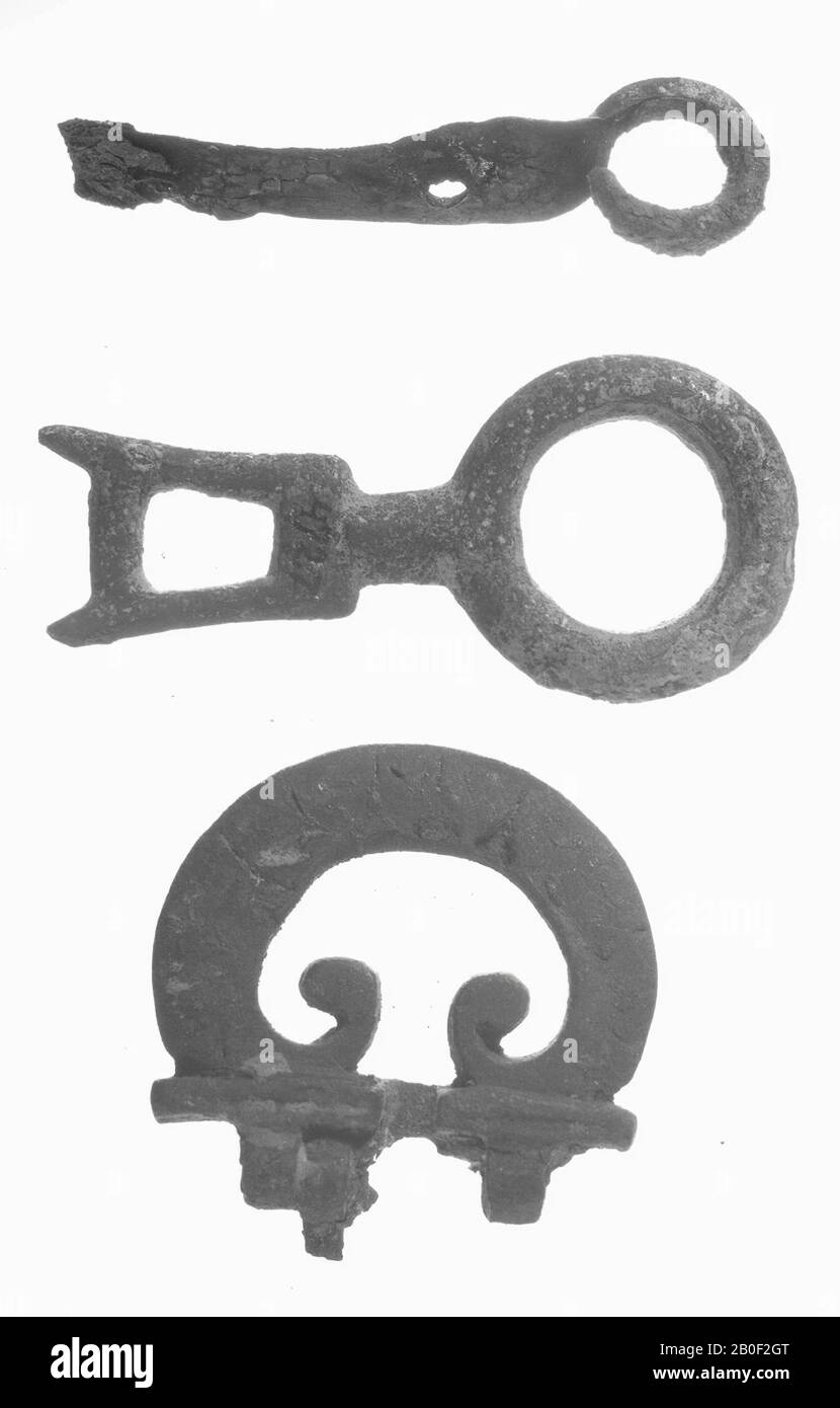Bronzener Haken von lorica segmentata ?, Haken, Metall, Bronze, roman 40-250, Niederlande, Zuid-Holland, Katwijk, Valkenburg Stockfoto
