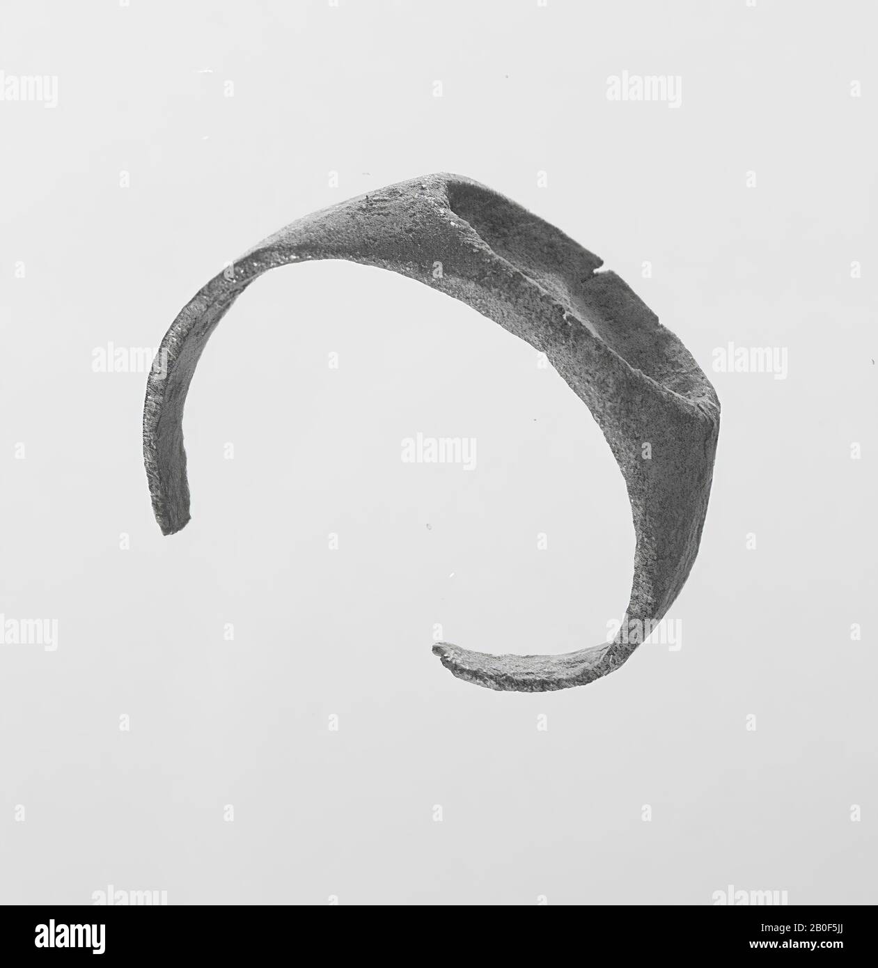 Bronzener Fingerring mit Schild, Stein fehlt, Ring, Metall, Bronze, roman 75-250, Niederlande, Limburger, Voerendaal, Voerendaal Stockfoto