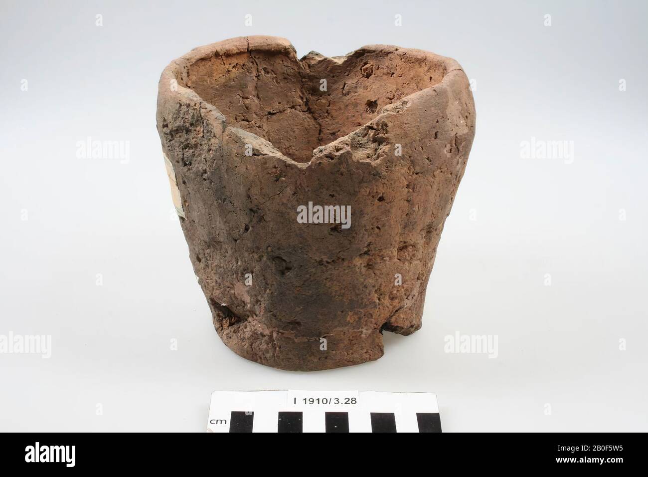 Niederländische Römerzeit, Urne, Keramik, handförmig, h, 13,8 cm, Diam, 15,5 cm, roman, Niederlande, Limburger, Beesel, Beesel Stockfoto
