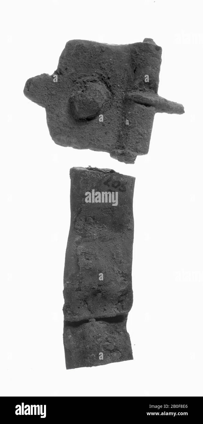 Bronze-Fragment einer lorica segmentata., Fragment, Metall, Bronze, Länge: 4,2 cm, roman 40-250, Niederlande, Süd-Holland, Katwijk, Valkenburg Stockfoto